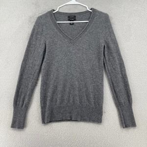 Halogen Cashmere Sweater Womens XS Gray V Neck Pullover Classic Cozy